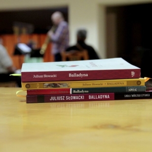 Książka pt.: „Balladyna" Juliusza Słowackiego w czterech różnych wydaniach. 